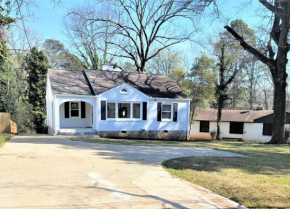 3 Bedroom SW Atlanta home away from home!